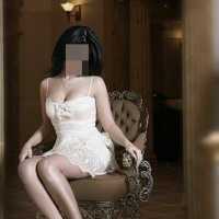 Mezitli'deki Büyüleyici Mavi Gözlü Escort Deniz